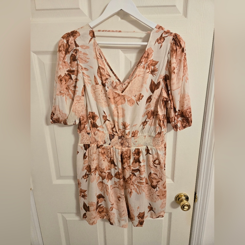 Express Cream And Pink Floral Print V-Neck Puff Sleeve Romper Size Large